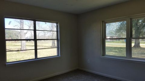 Single Family Residence in Liberty TX 424 County Road 140 7.jpg