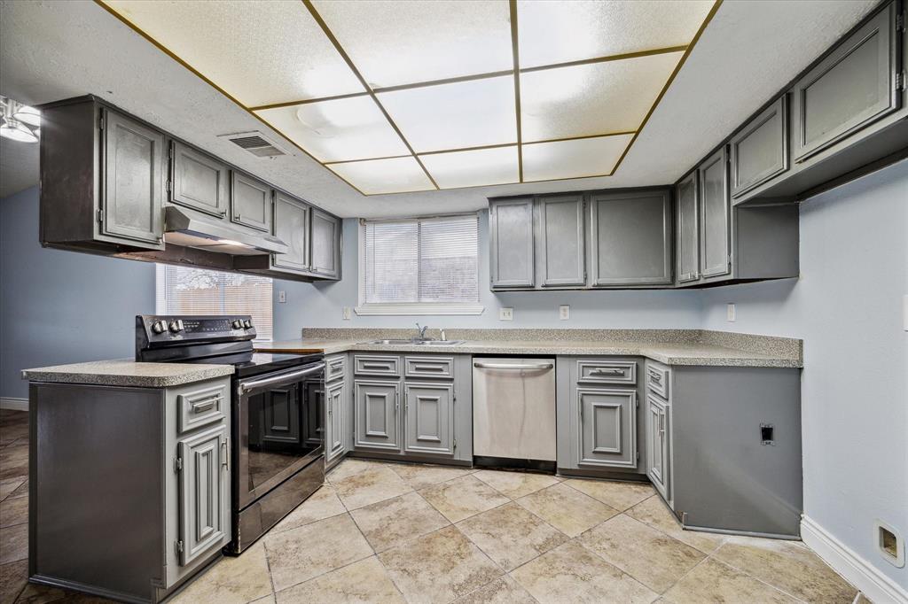 13827 Southline Road, Sugar Land, Texas image 6