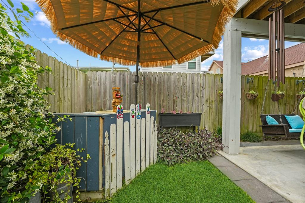 907 Winnie Street, Galveston, Texas image 3