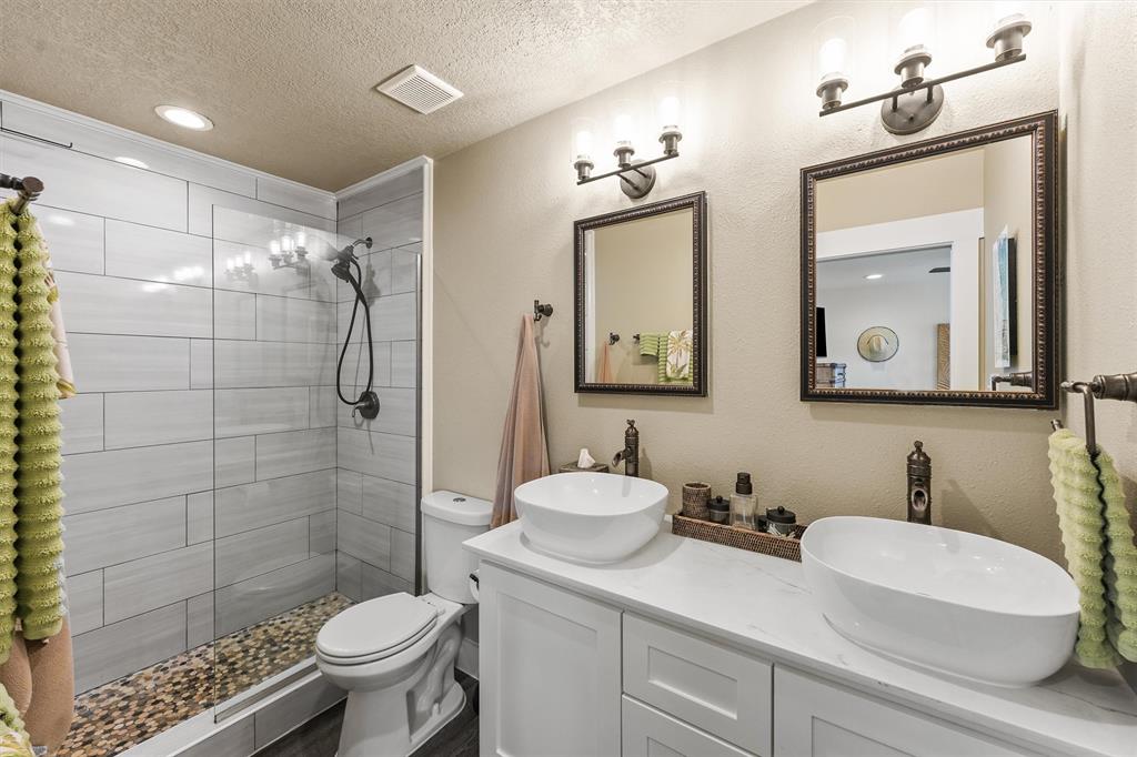 907 Winnie Street, Galveston, Texas image 17