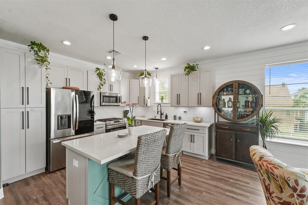 907 Winnie Street, Galveston, Texas image 9