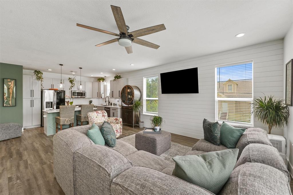 907 Winnie Street, Galveston, Texas image 8