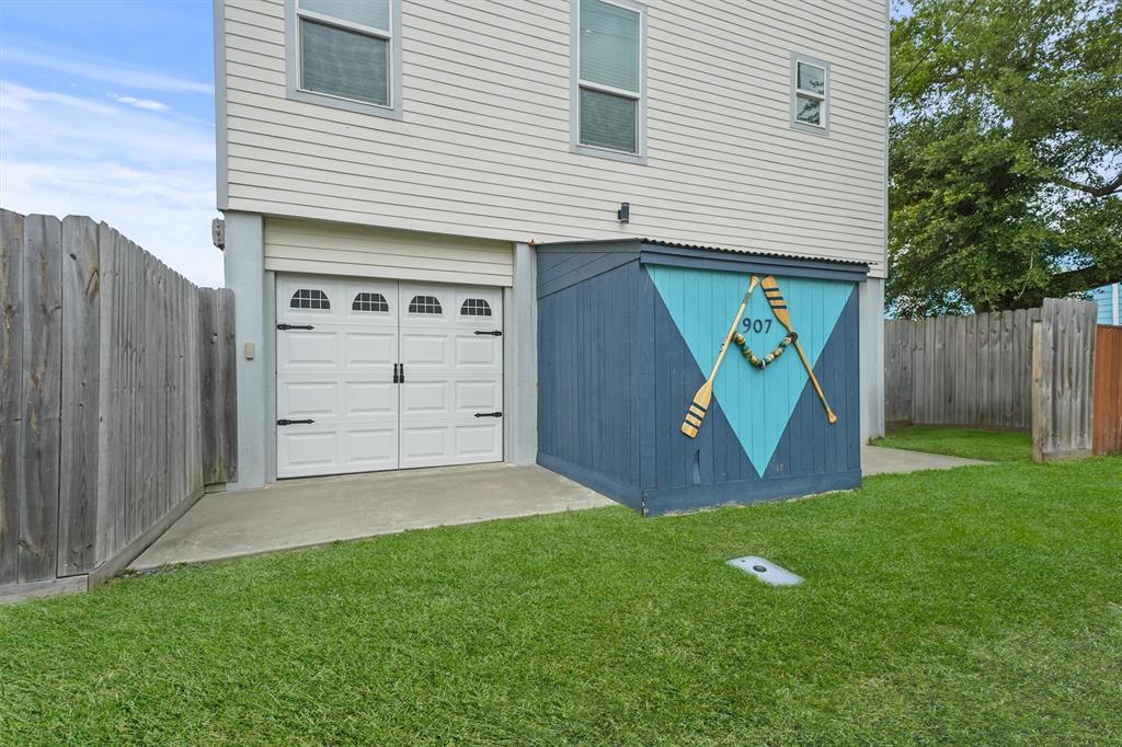 907 Winnie Street, Galveston, Texas image 23