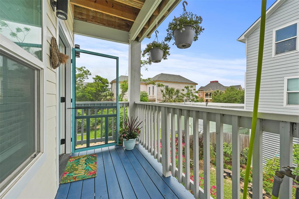 907 Winnie Street, Galveston, Texas image 5