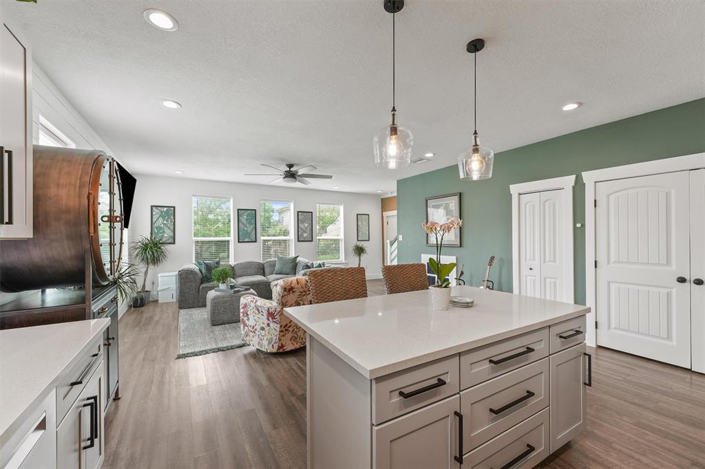 907 Winnie Street, Galveston, Texas image 12