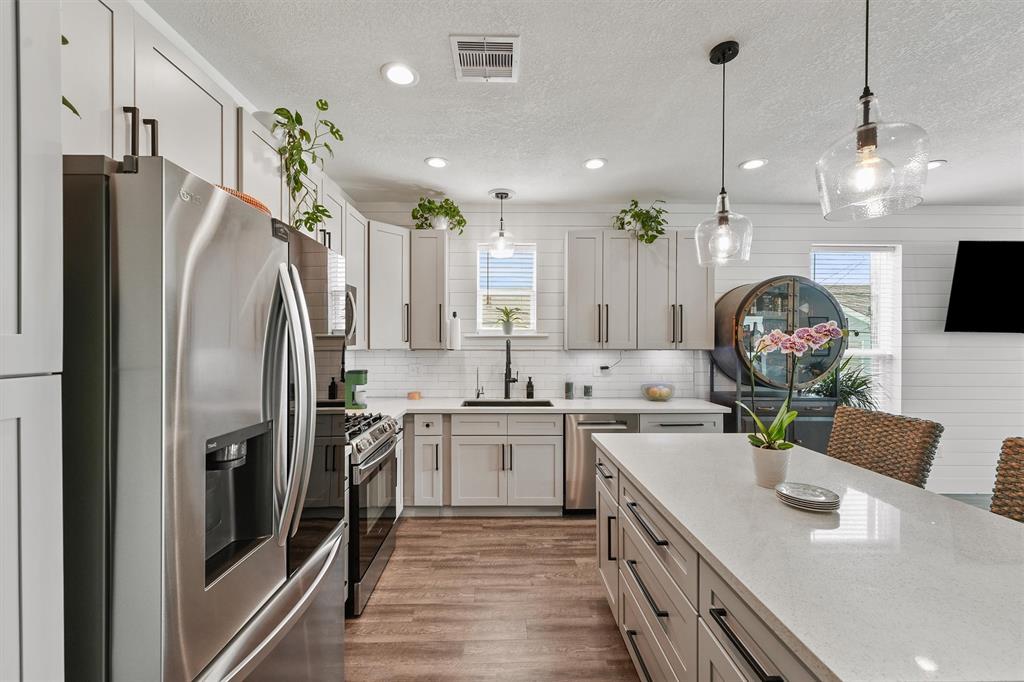 907 Winnie Street, Galveston, Texas image 10