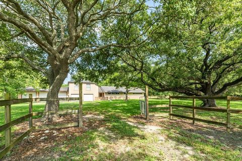 Townhouse in Alvin TX 19927 HIGHWAY 35 14 ACRES 2.jpg