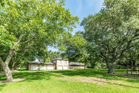 Townhouse in Alvin TX 19927 HIGHWAY 35 14 ACRES 3.jpg