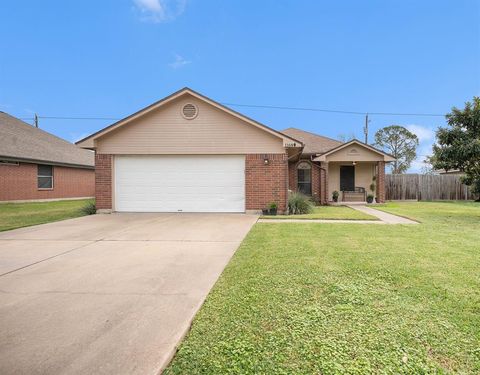 A home in Angleton