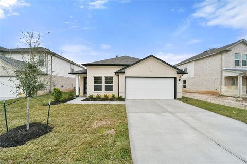 Single Family Residence in Magnolia TX 213 Harlingen Drive.jpg