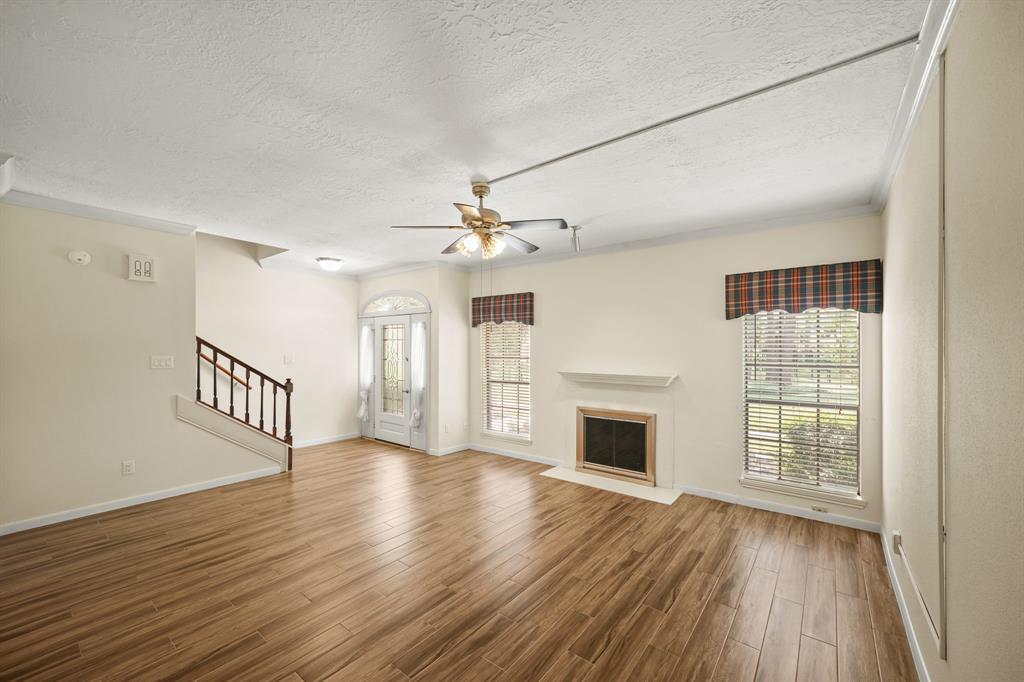 800 Country Place Drive #407, Houston, Texas image 4