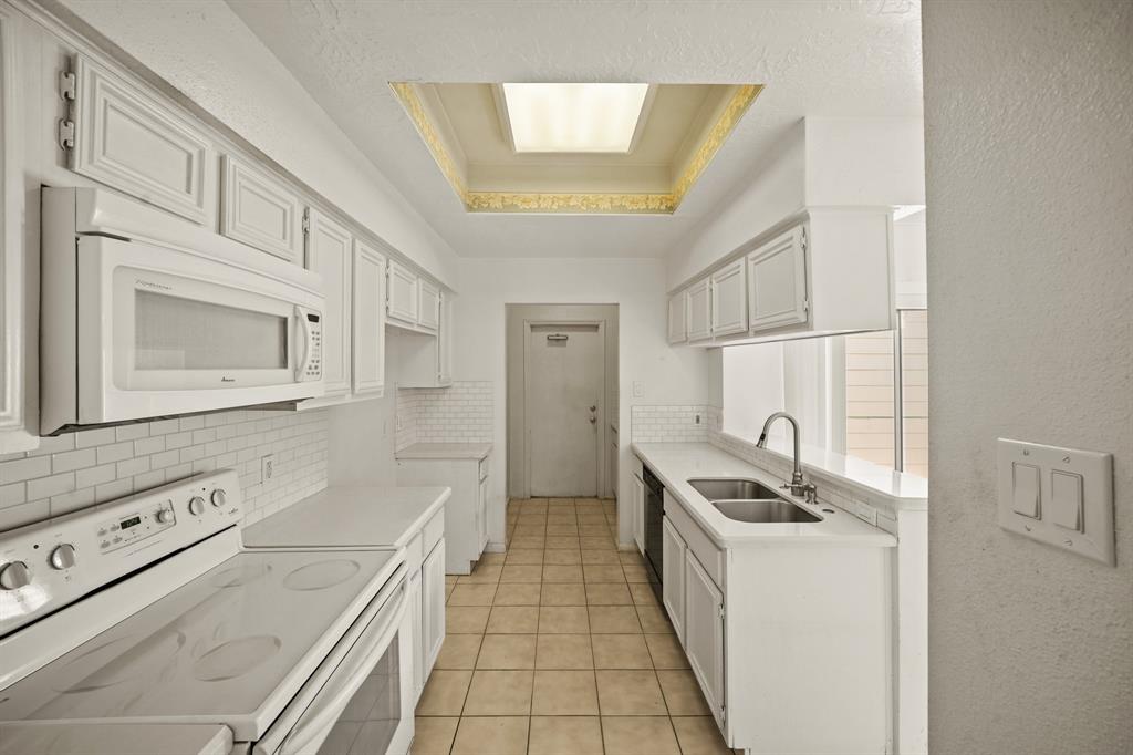 800 Country Place Drive #407, Houston, Texas image 9