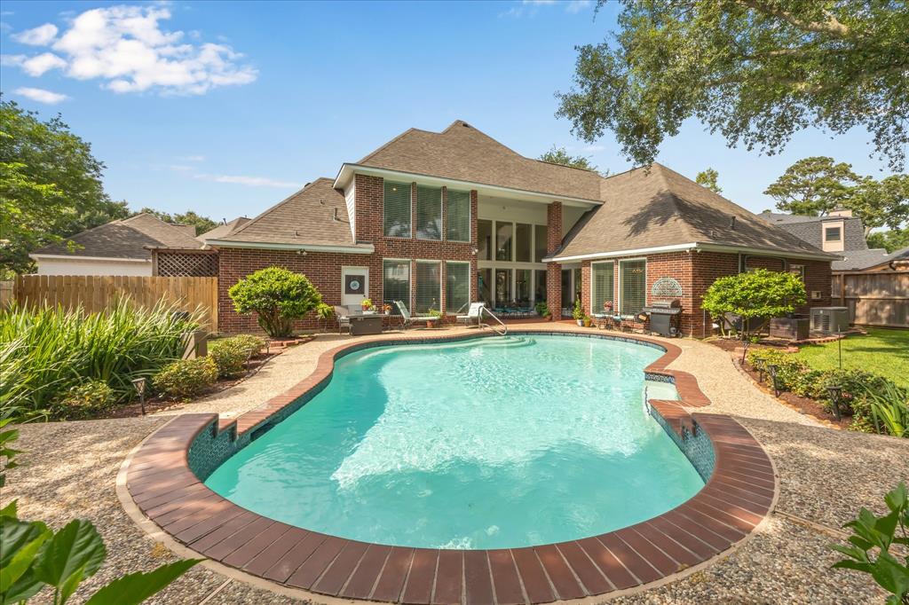 311 Pineview Circle