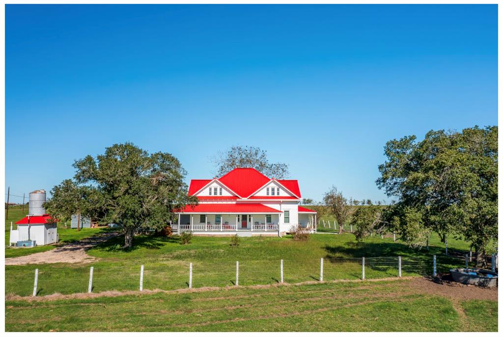 12016 Mazoch Rd, Weimar, Texas image 3