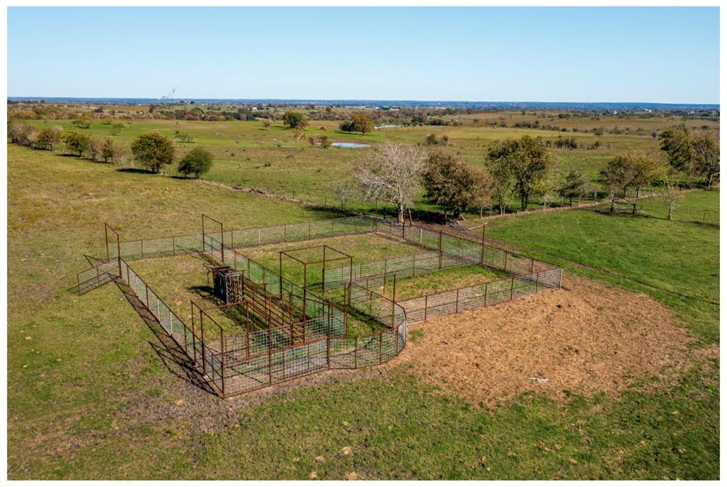 12016 Mazoch Rd, Weimar, Texas image 11
