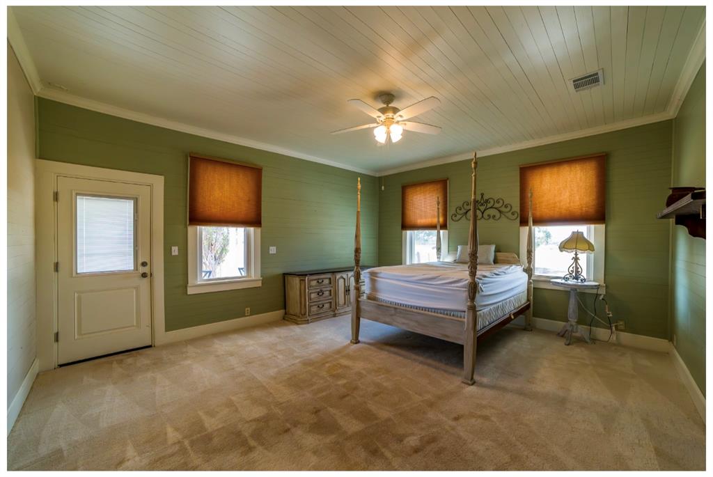12016 Mazoch Rd, Weimar, Texas image 7