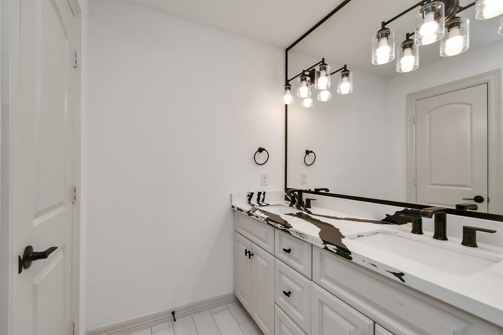 1805 East Avenue, Katy, Texas image 32