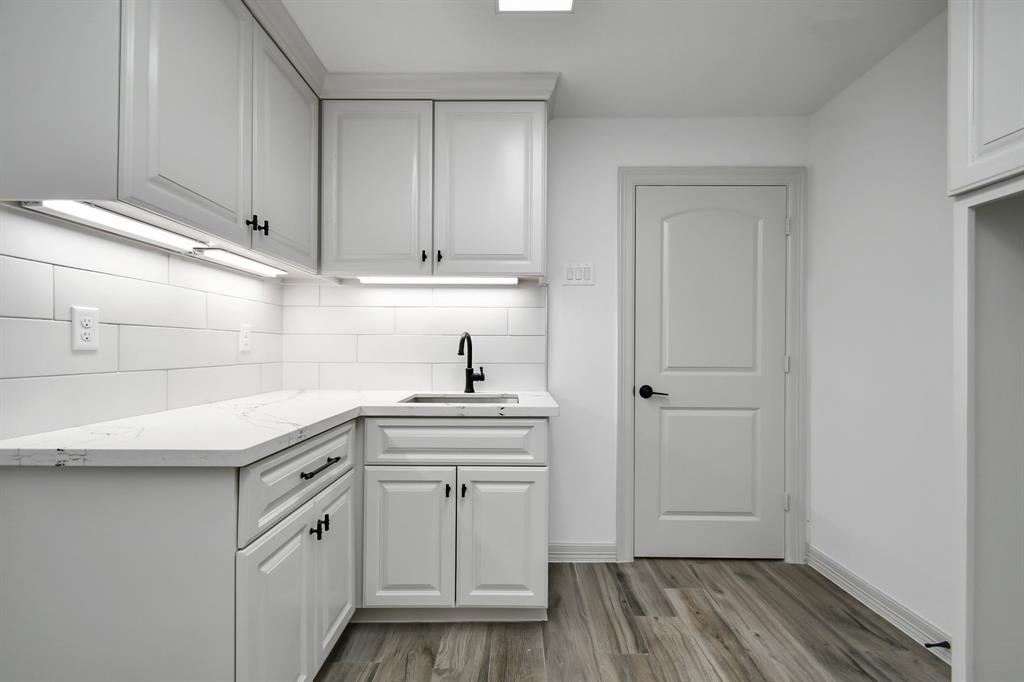 1805 East Avenue, Katy, Texas image 25