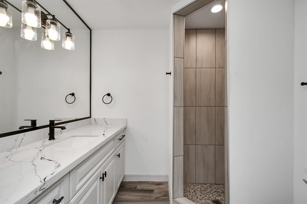 1805 East Avenue, Katy, Texas image 22