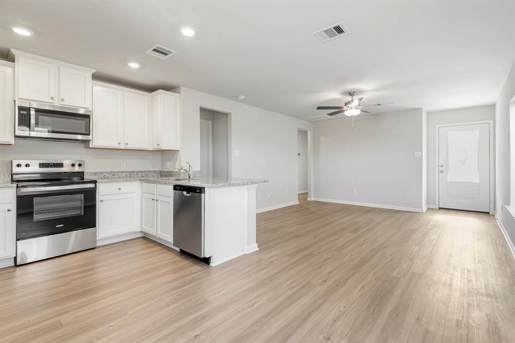 8210 Blooming Meadow Lane, Houston, Texas image 3