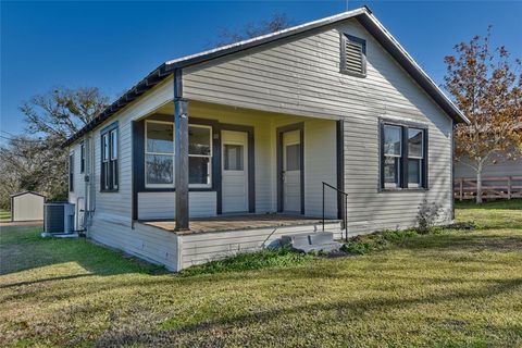 611 N State Highway 237 Round Top TX 78954