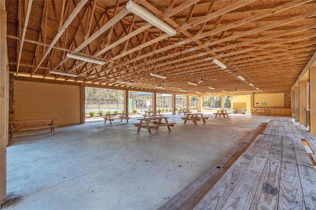20408 Doral Drive, Huntsville, Texas image 9