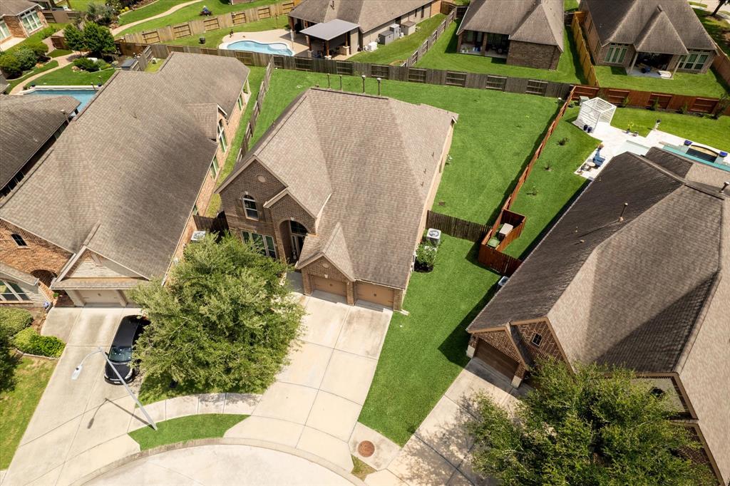 13921 Pebble Falls Lane, Pearland, Texas image 26