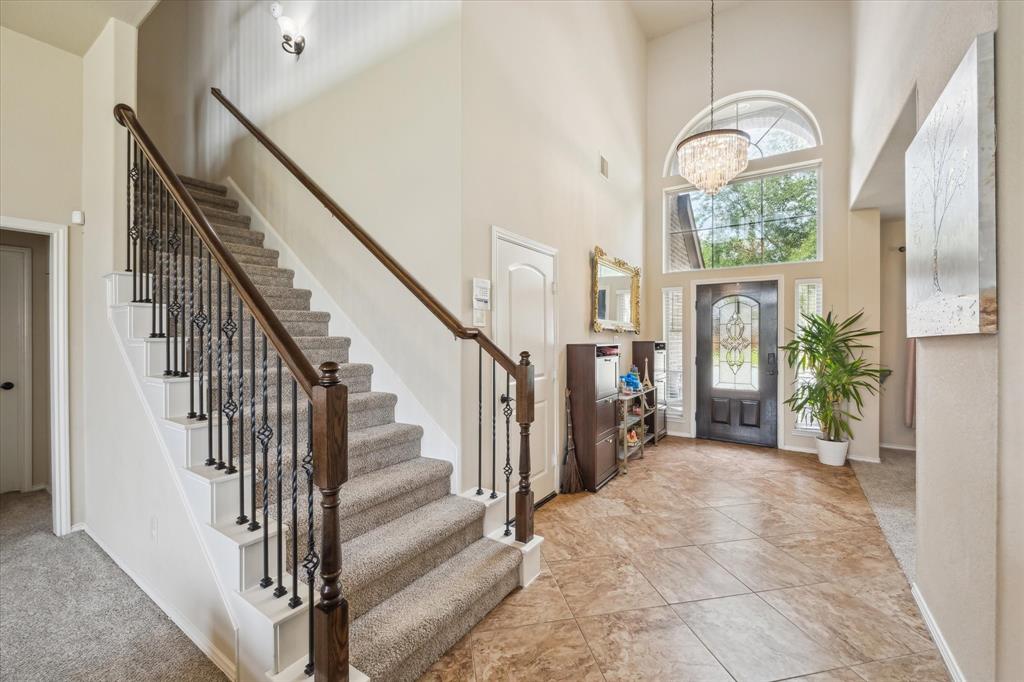 13921 Pebble Falls Lane, Pearland, Texas image 5