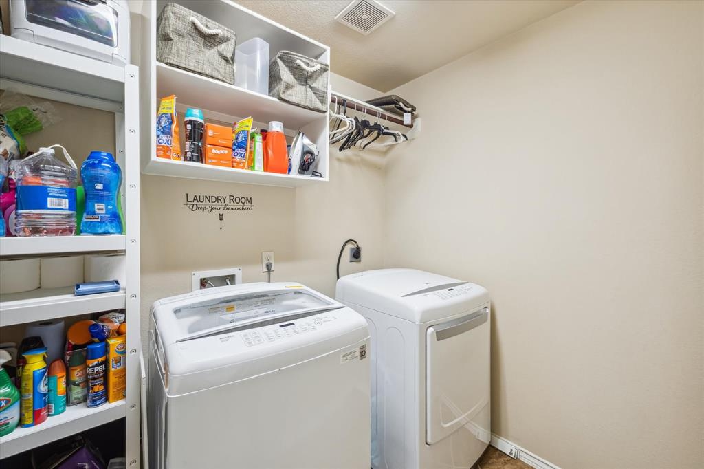 13921 Pebble Falls Lane, Pearland, Texas image 34