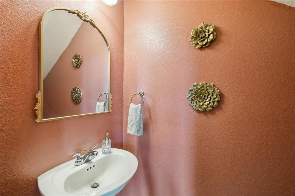 13921 Pebble Falls Lane, Pearland, Texas image 25
