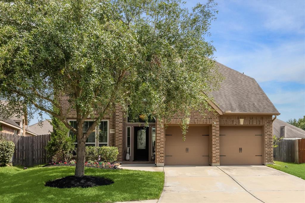 13921 Pebble Falls Lane, Pearland, Texas image 2