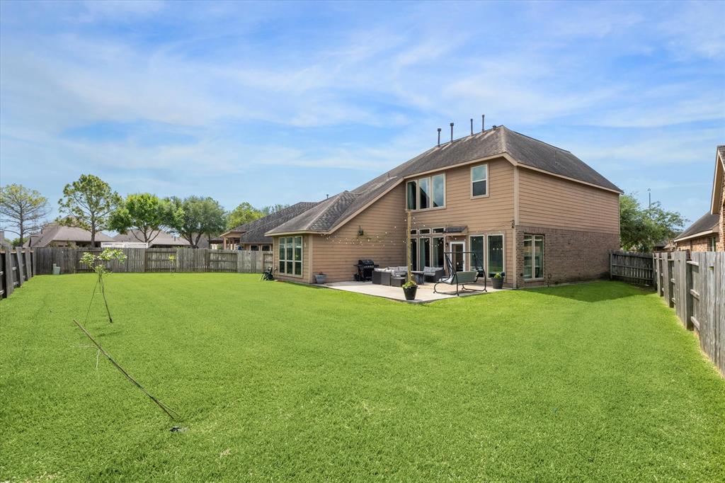 13921 Pebble Falls Lane, Pearland, Texas image 29