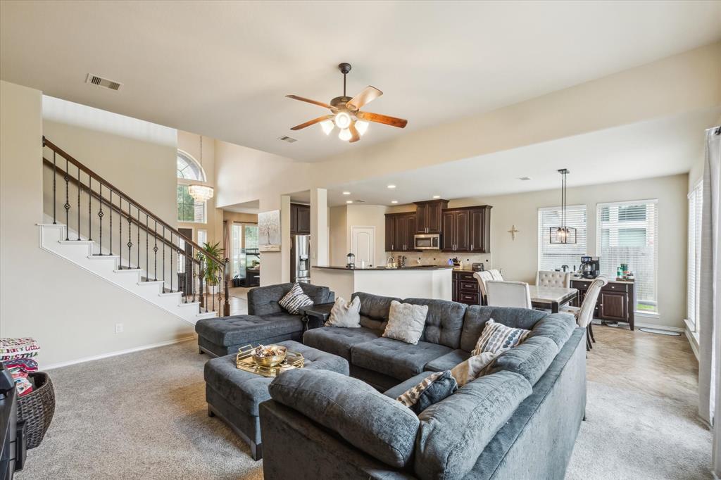 13921 Pebble Falls Lane, Pearland, Texas image 8