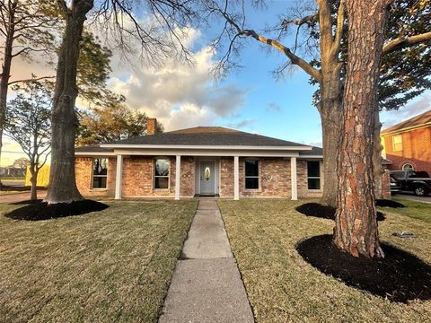 Single Family Residence in Pasadena TX 4203 Sha Circle.jpg