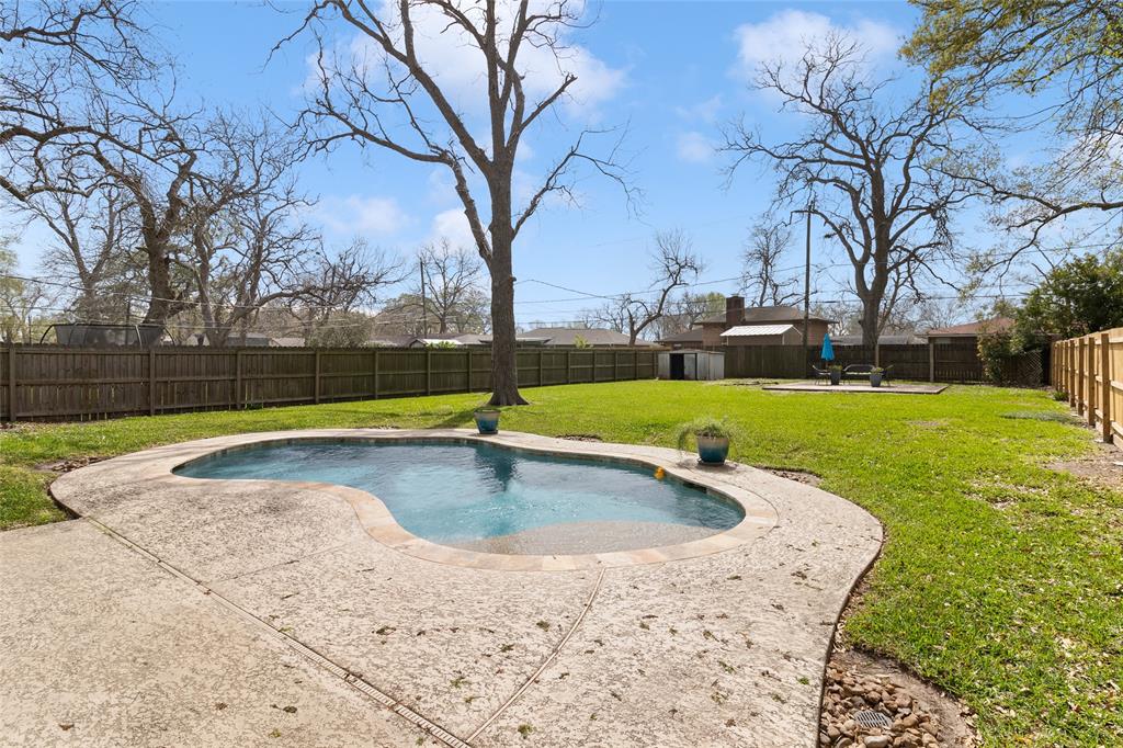 526 Wisteria St, Lake Jackson, Texas image 26