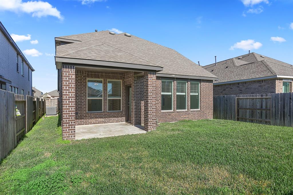 13017 Sapphire Lake Lane, Texas City, Texas image 31