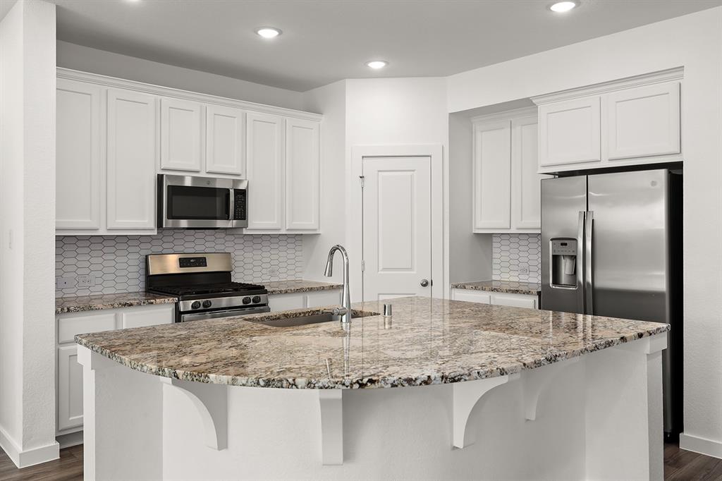 13017 Sapphire Lake Lane, Texas City, Texas image 9