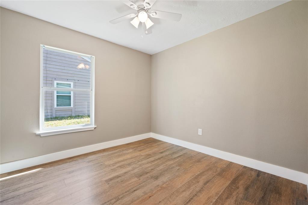 1106 Cowan Avenue, Conroe, Texas image 15