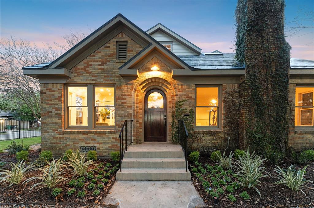 304 Bayland Avenue, Houston, Texas image 2