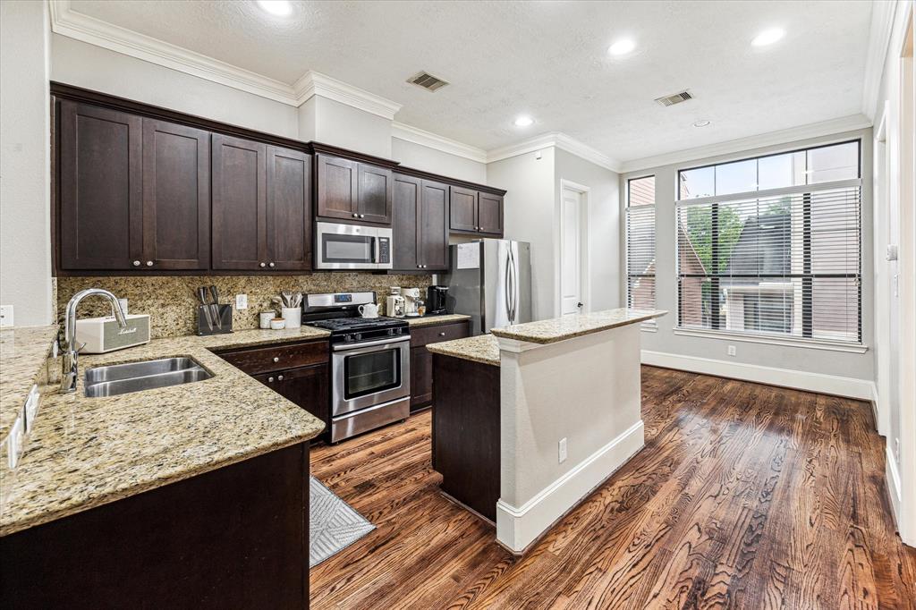 1045 W 22nd Street #I, Houston, Texas image 14