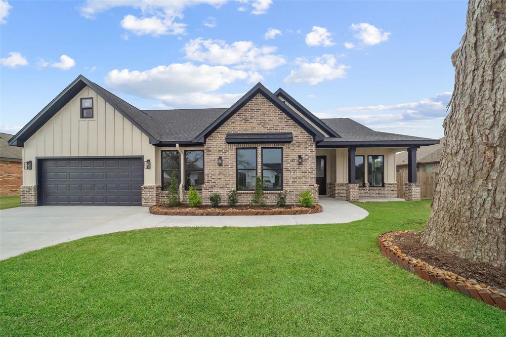 443 Wellshire Drive, West Columbia, Texas image 1
