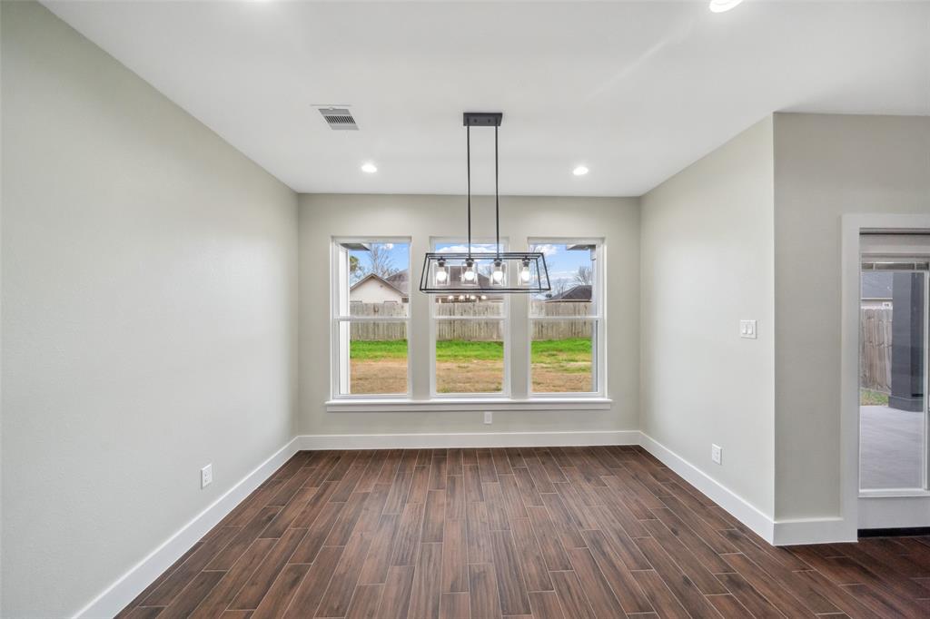 443 Wellshire Drive, West Columbia, Texas image 17