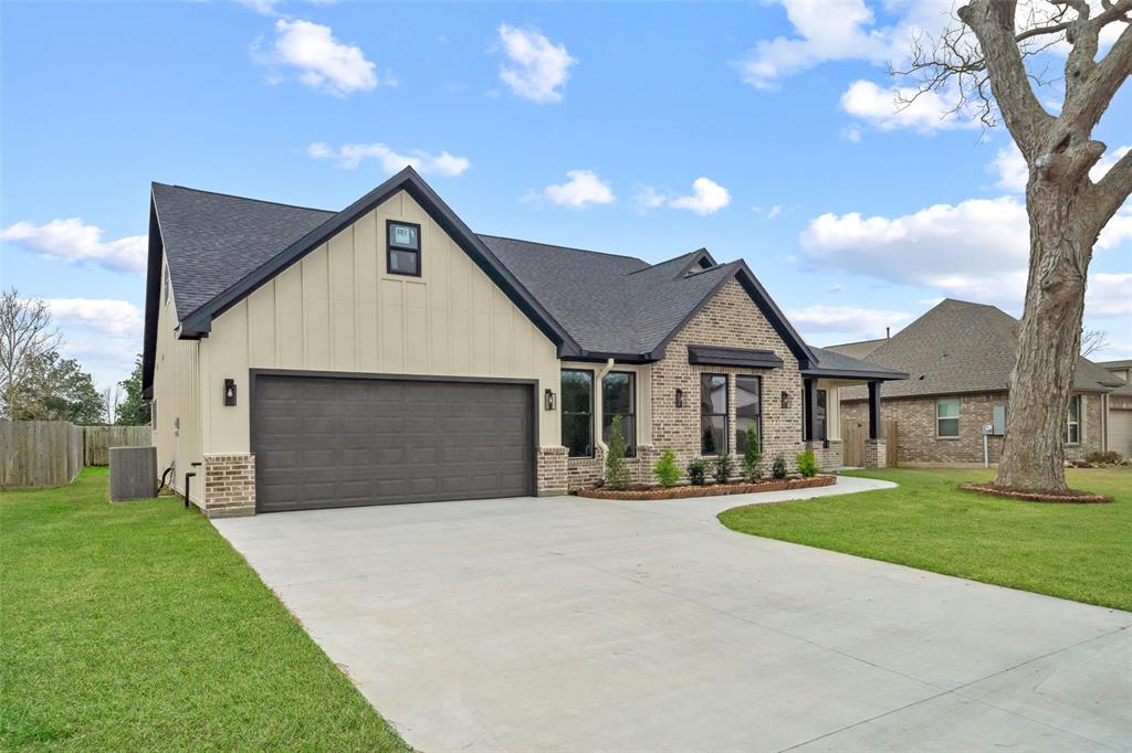 443 Wellshire Drive, West Columbia, Texas image 3