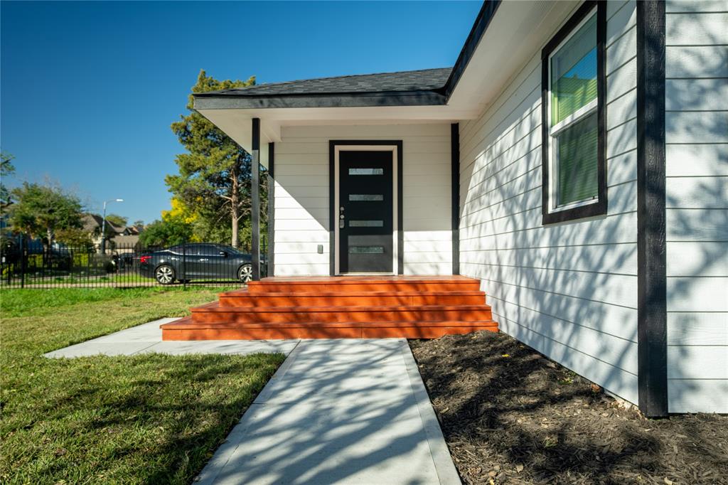 3543 Charleston Street, Houston, Texas image 2