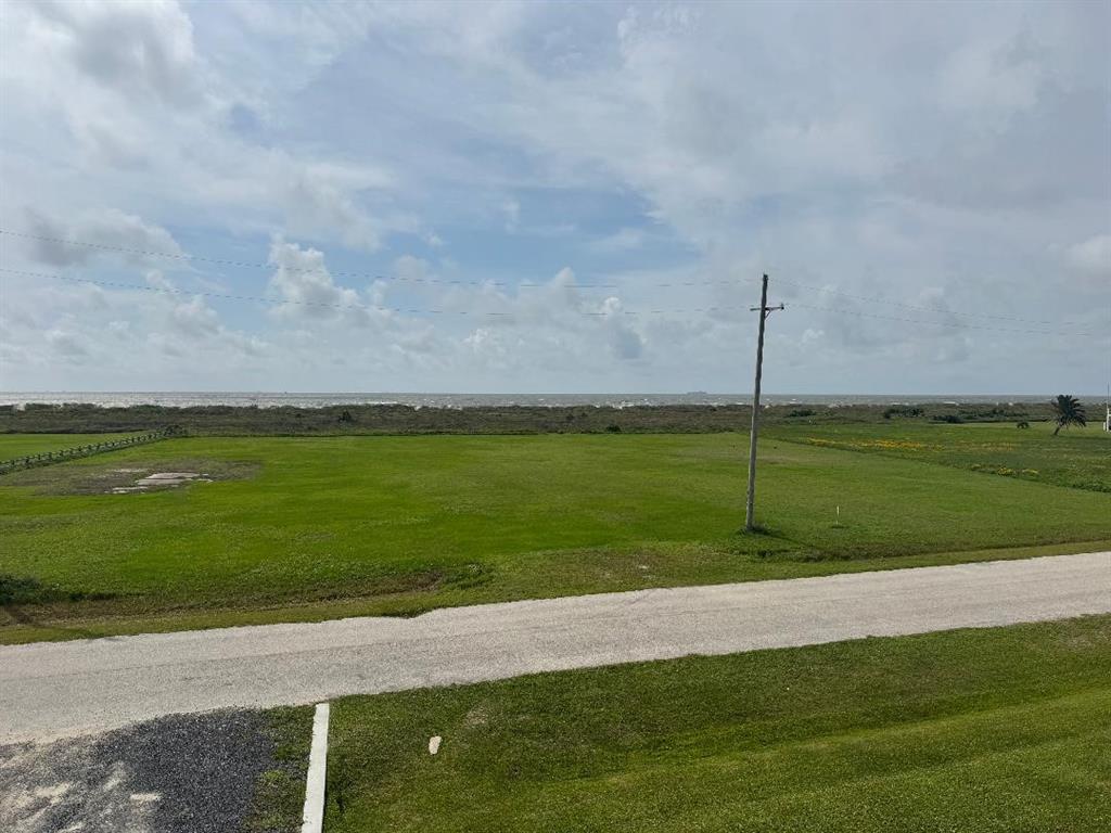 4411 Strand Avenue, Crystal Beach, Texas image 7