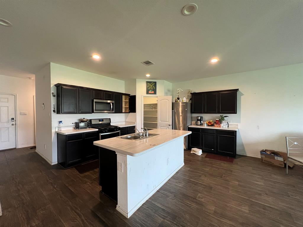 5227 Misty Iris Circle