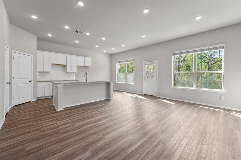 11081 Magnolia Bend Drive, Conroe, Texas image 5