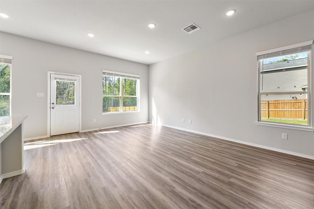 11081 Magnolia Bend Drive, Conroe, Texas image 6
