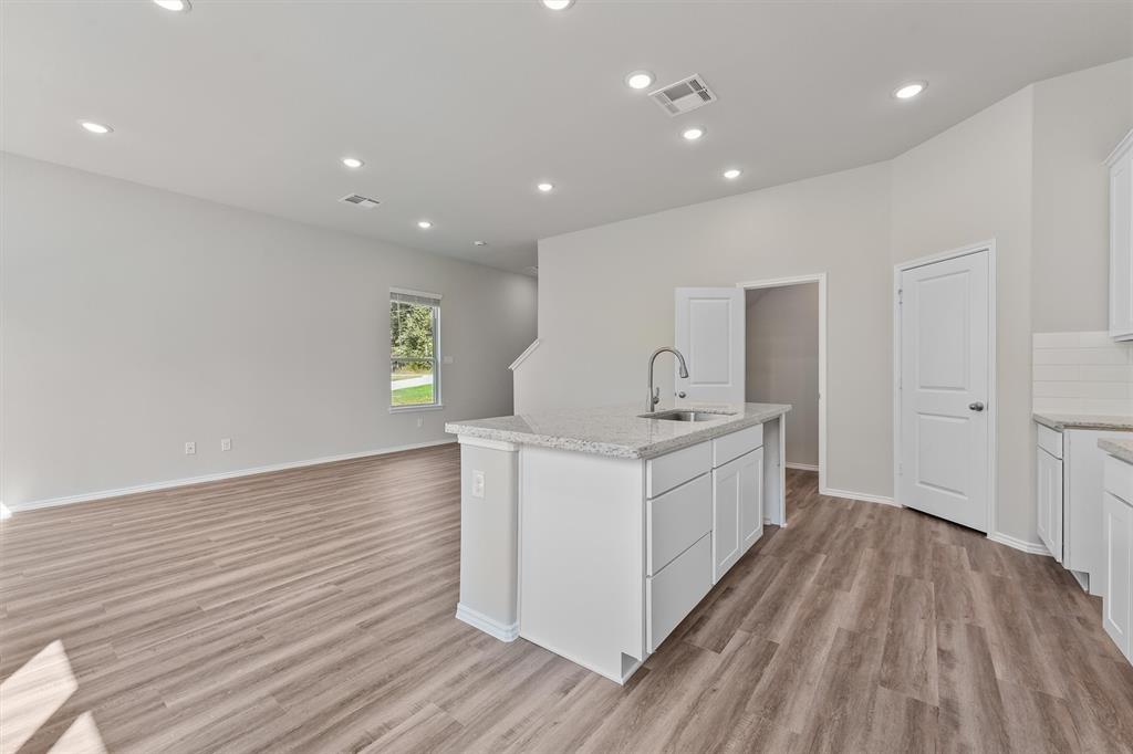 11081 Magnolia Bend Drive, Conroe, Texas image 9