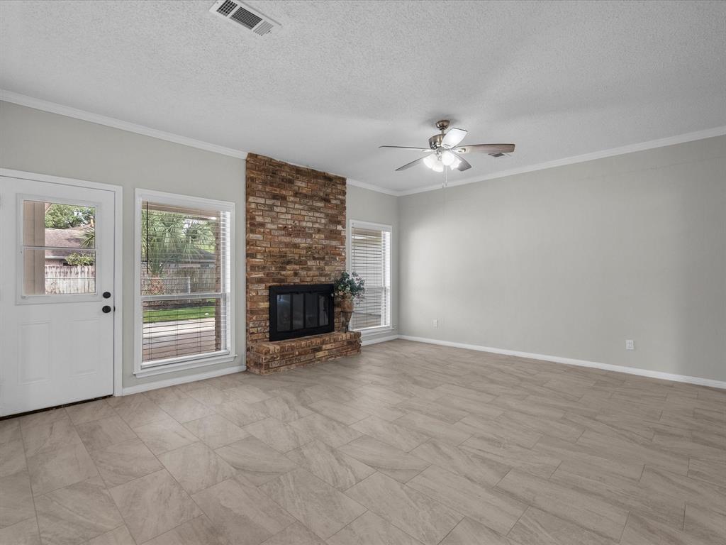 618 Forest Lake Drive, Seabrook, Texas image 7